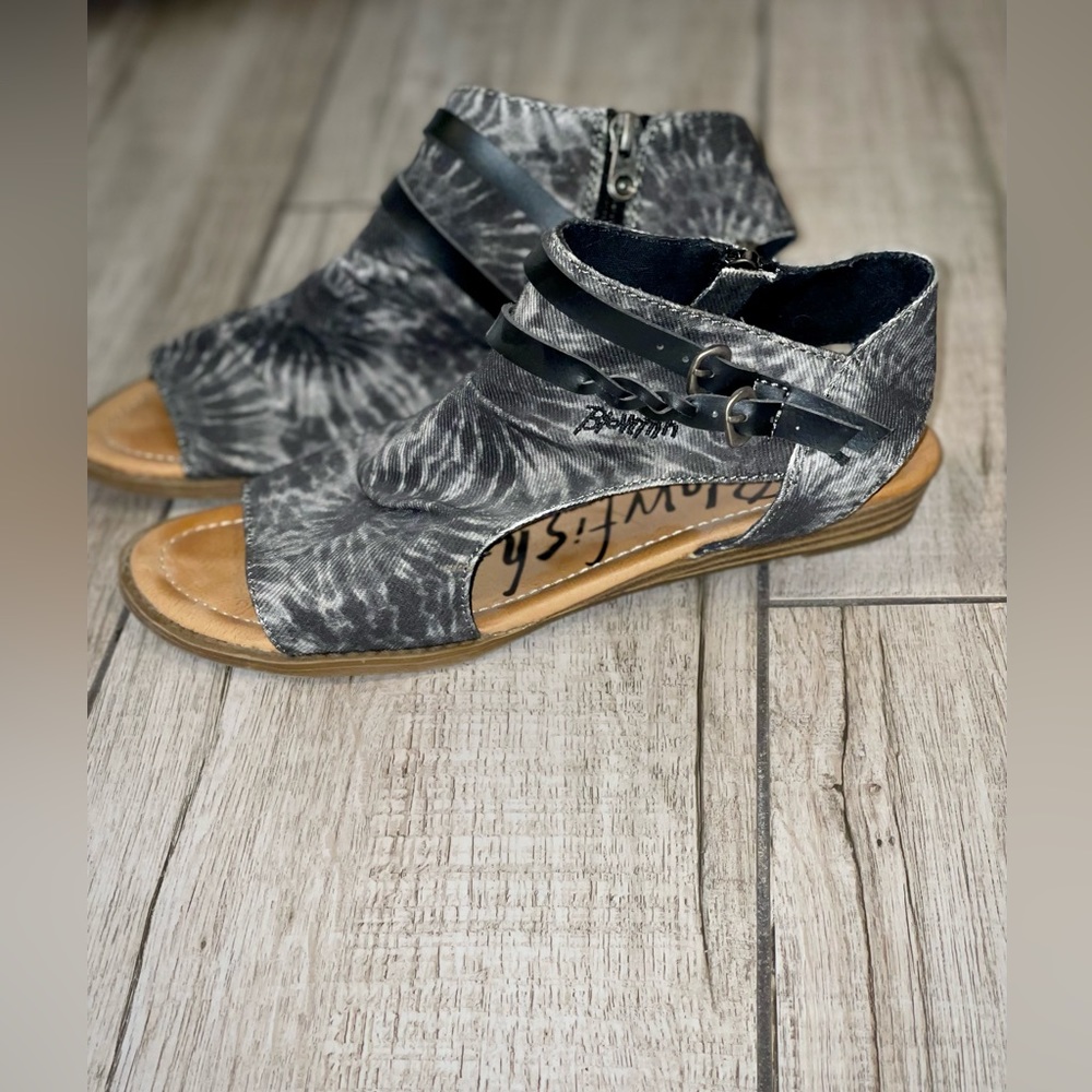 Blowfish Malibu tie dye sandals, size 9.